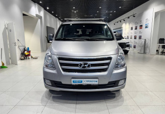Подержанный автомобиль Hyundai H-1 2017 года (2 фото)