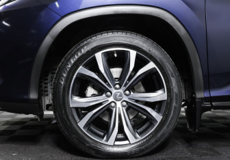 Подержанный автомобиль Lexus RX 2021 года (26 фото)