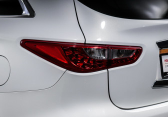 Подержанный автомобиль Infiniti QX60 2014 года (17 фото)