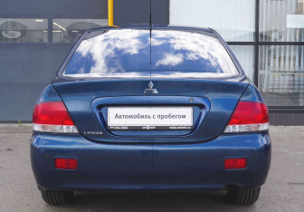 Подержанный автомобиль Mitsubishi Lancer Sedan 2007 года (6 фото)