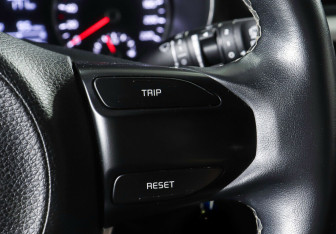 Подержанный автомобиль Kia Rio Hatchback 2019 года (16 фото)