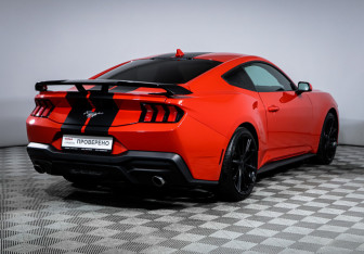 Подержанный автомобиль Ford Mustang Coupe 2024 года (5 фото)