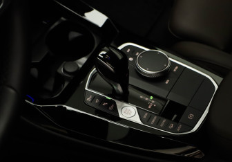 Подержанный автомобиль BMW X3 2024 года (19 фото)