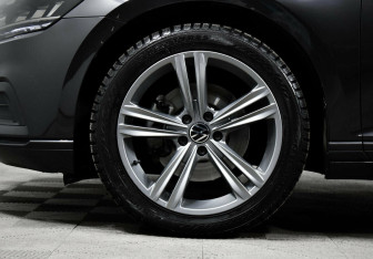 Подержанный автомобиль Volkswagen Passat Sedan 2020 года (8 фото)