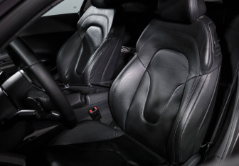 Подержанный автомобиль Audi R8 Coupe 2008 года (10 фото)