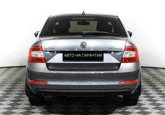 Подержанный автомобиль Skoda Octavia Liftback 2014 года (6 фото)