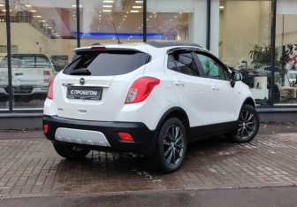 Подержанный автомобиль Opel Mokka 2014 года (8 фото)