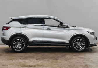 Подержанный автомобиль Geely Coolray 2021 года (4 фото)