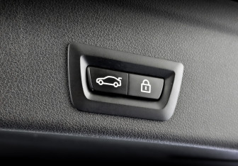 Подержанный автомобиль BMW X6 2021 года (26 фото)