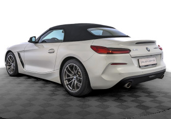 Подержанный автомобиль BMW Z4 Roadster 2019 года (7 фото)