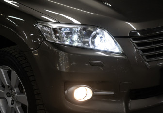 Подержанный автомобиль Toyota RAV4 2010 года (20 фото)