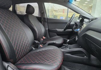 Подержанный автомобиль Kia Rio Hatchback 2016 года (10 фото)