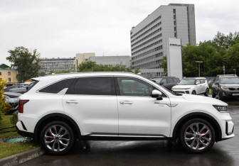 Подержанный автомобиль Kia Sorento 2020 года (3 фото)