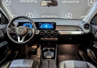 Подержанный автомобиль Mercedes-Benz GLB 2021 года (14 фото)