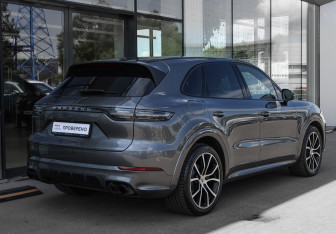 Подержанный автомобиль Porsche Cayenne 2018 года (4 фото)