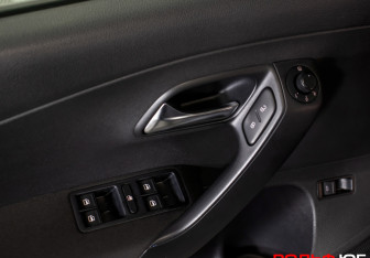 Подержанный автомобиль Volkswagen Polo Sedan 2011 года (16 фото)