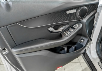 Подержанный автомобиль Mercedes-Benz GLC Coupe 2020 года (19 фото)