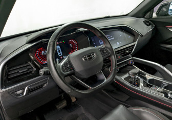 Подержанный автомобиль Geely Tugella 2023 года (13 фото)