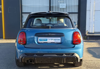 Подержанный автомобиль MINI Hatch 2021 года (7 фото)