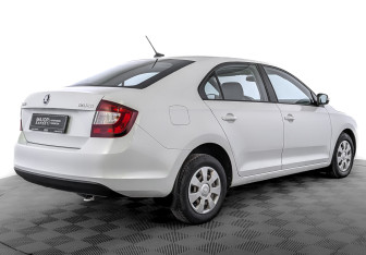 Подержанный автомобиль Skoda Rapid Liftback 2019 года (5 фото)