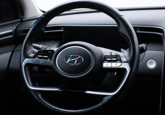 Подержанный автомобиль Hyundai Tucson 2022 года (15 фото)