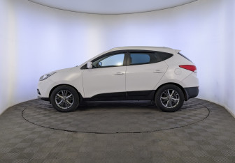 Подержанный автомобиль Hyundai ix35 2014 года (8 фото)