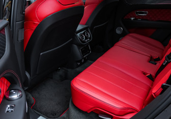 Подержанный автомобиль Bentley Bentayga 2021 года (17 фото)