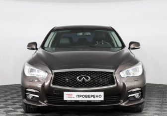 Подержанный автомобиль Infiniti Q50 2015 года (2 фото)