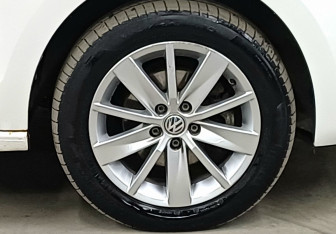 Подержанный автомобиль Volkswagen Polo Sedan 2012 года (9 фото)