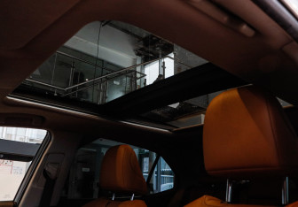 Подержанный автомобиль Toyota Camry Sedan 2022 года (15 фото)