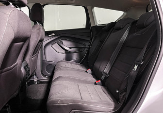 Подержанный автомобиль Ford Kuga 2013 года (10 фото)