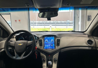 Подержанный автомобиль Chevrolet Cruze Sedan 2011 года (11 фото)