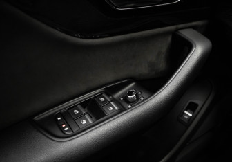 Подержанный автомобиль Audi Q7 2019 года (14 фото)