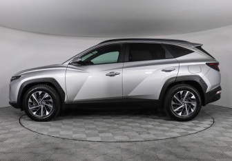 Подержанный автомобиль Hyundai Tucson 2022 года (8 фото)