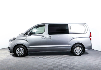 Подержанный автомобиль Hyundai Grand Starex 2018 года (6 фото)