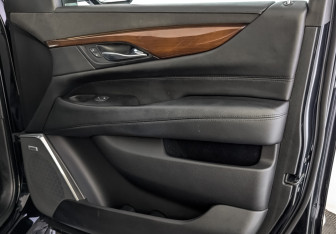 Подержанный автомобиль Cadillac Escalade Suv 2019 года (25 фото)