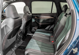 Подержанный автомобиль Geely Monjaro 2023 года (12 фото)