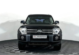 Подержанный автомобиль Mitsubishi Pajero 2008 года (2 фото)