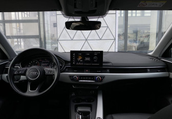 Подержанный автомобиль Audi A4 Sedan 2020 года (11 фото)