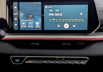 Подержанный автомобиль Geely Coolray 2024 года (15 фото)
