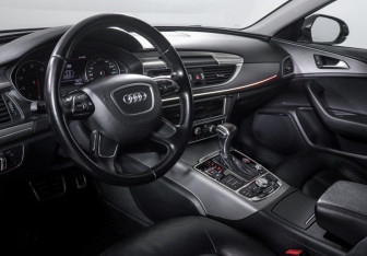 Подержанный автомобиль Audi A6 Sedan 2011 года (14 фото)
