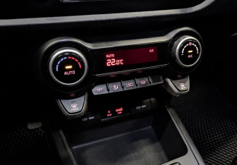 Подержанный автомобиль Kia Rio Hatchback 2020 года (29 фото)