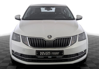 Подержанный автомобиль Skoda Octavia Liftback 2018 года (2 фото)