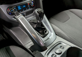 Подержанный автомобиль Ford Focus Sedan 2012 года (28 фото)