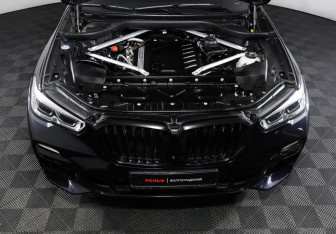 Подержанный автомобиль BMW X5 2020 года (9 фото)
