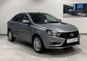 Подержанный автомобиль LADA (ВАЗ) Vesta Sedan 2018 года (3 фото)