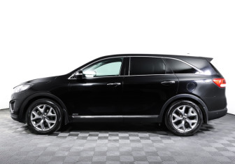 Подержанный автомобиль Kia Sorento 2017 года (8 фото)