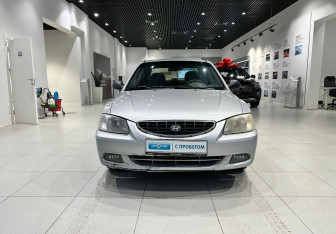 Подержанный автомобиль Hyundai Accent Hatchback 2005 года (2 фото)