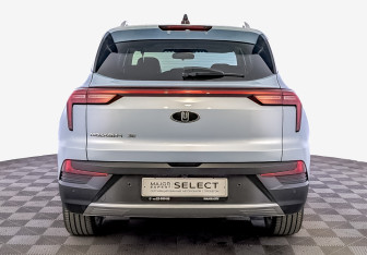 Подержанный автомобиль Москвич 3е 2023 года (6 фото)