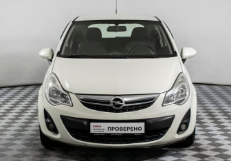 Подержанный автомобиль Opel Corsa 2011 года (2 фото)